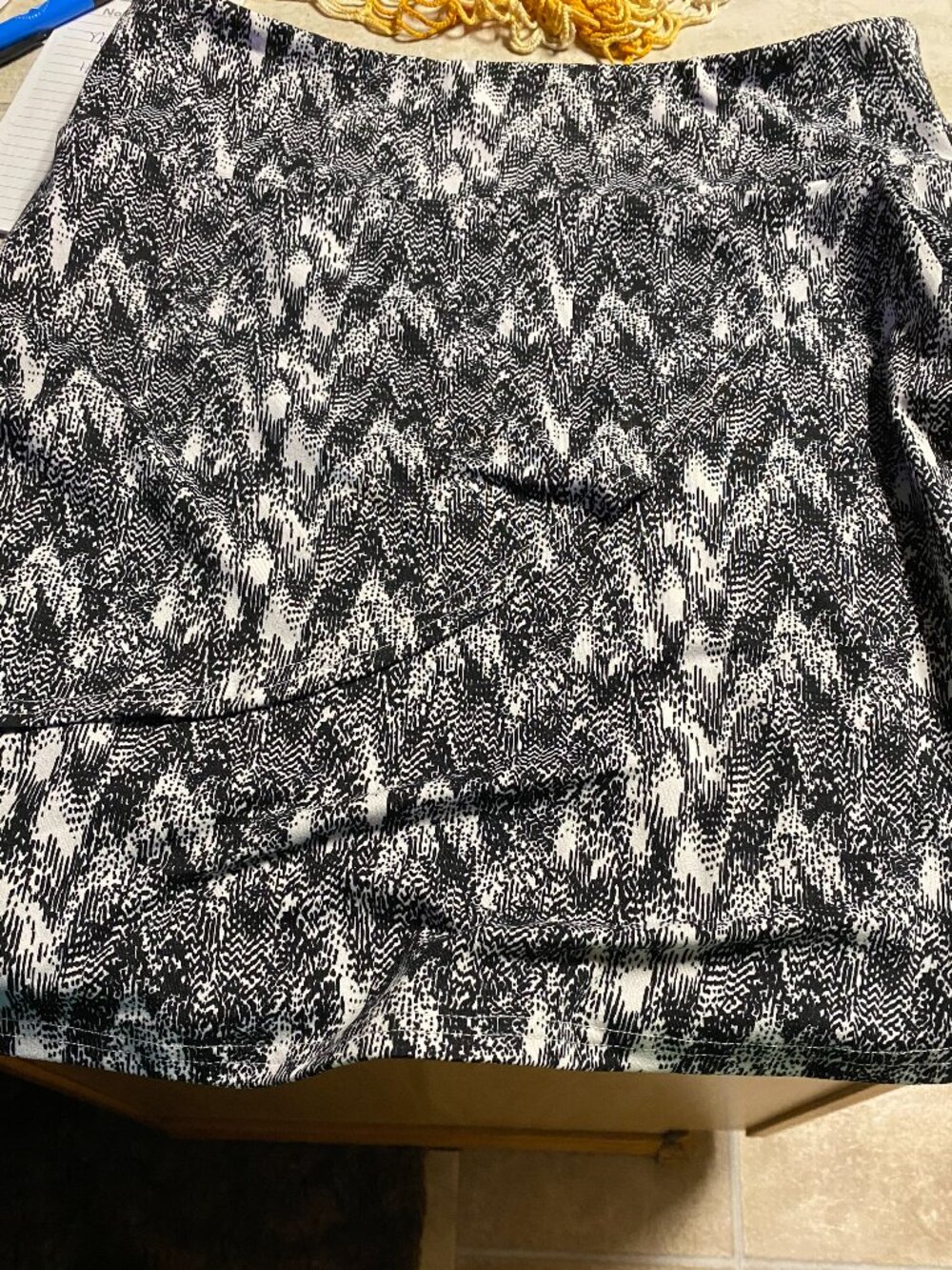 Lola, black & white, skirt, size M